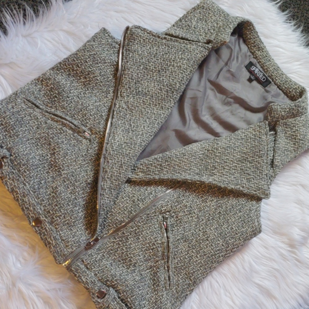 Vest - Picture 2 of 3